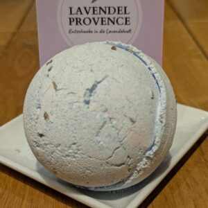 Pflegende Lavendel Badebombe – mit Sheabutter